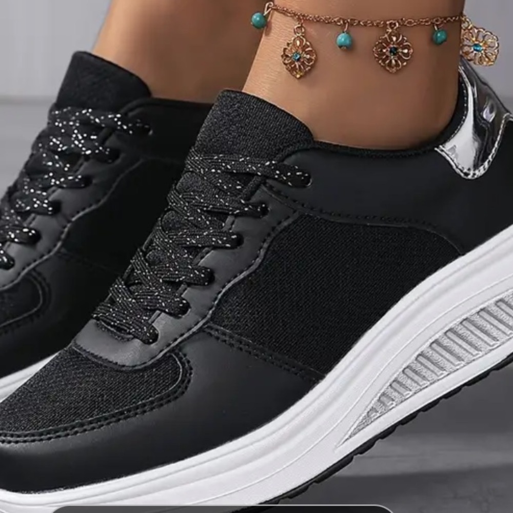 NIP - Fashion Sneakers Women’s 9.5